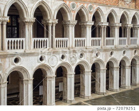 Colonnade and loggia - Venice Colonnade and loggia - Venice 72079251