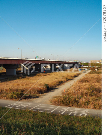 荒川にかかる笹目橋の写真素材