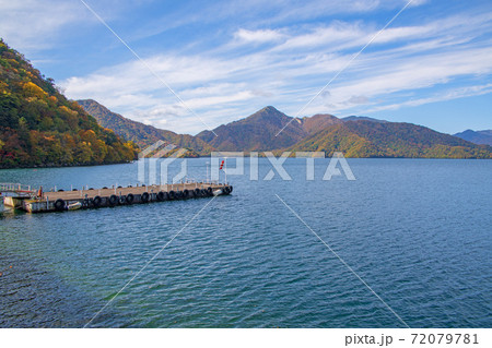 中禅寺湖　歌ヶ浜付近からの景色　紅葉景色　秋景色　　 72079781