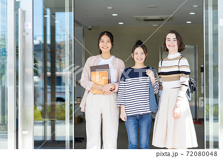 女子大生 留学生 大学 キャンパスライフイメージ 撮影協力:中央工学校附属日本語学校 女子大生 留学生 大学 キャンパスライフイメージ 撮影協力:中央工学校附属日本語学校 72080048