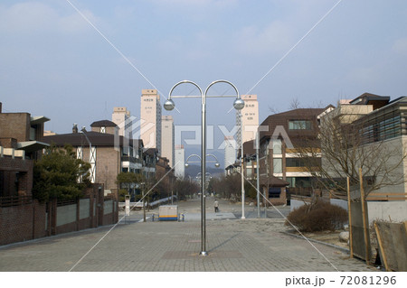 韓国の新都市:盆唐(ブンダン・Bundang)の街並み 韓国の新都市:盆唐(ブンダン・Bundang)の街並み 72081296