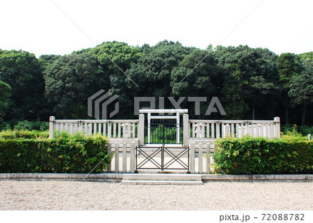 太田茶臼山古墳(継体天皇陵)(大阪府茨木市) 太田茶臼山古墳(継体天皇陵)(大阪府茨木市) 72088782