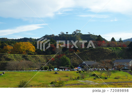 秋の月山富田城跡 … 島根県 安来市 天候：晴れ 72089898