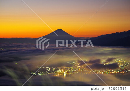 高ボッチ山からの諏訪湖ごしの富士山 高ボッチ山からの諏訪湖ごしの富士山 72091515