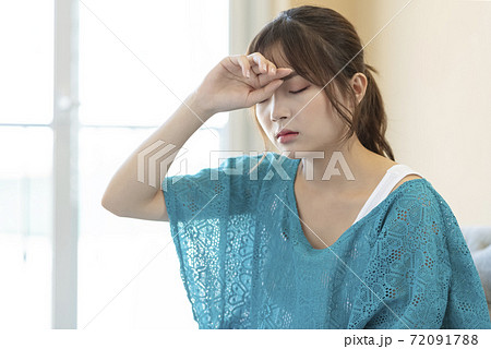 Female lifestyle poor health Female lifestyle poor health 72091788