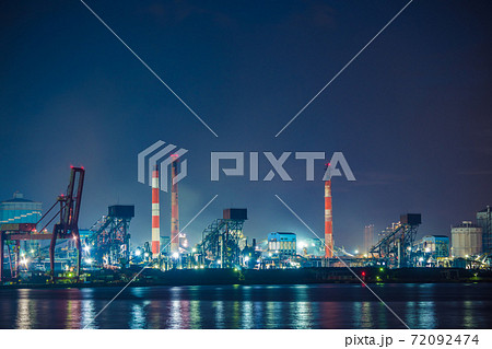 【京葉工業地域　新日鐵住金君津製鐵所の工場夜景】 72092474