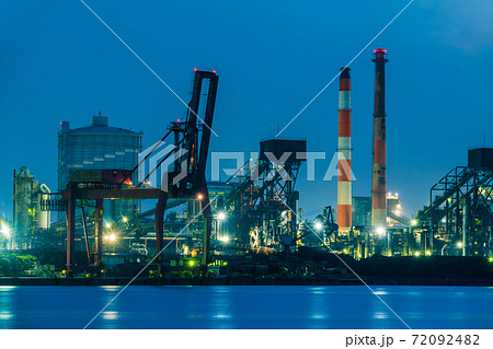【京葉工業地域　新日鐵住金君津製鐵所の工場夜景】 72092482