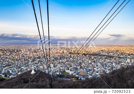 札幌　藻岩山から眺める夕景 72092523