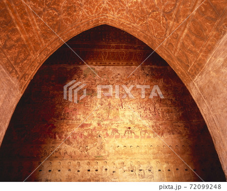 バガンのスラマニ寺院の壁画 72099248