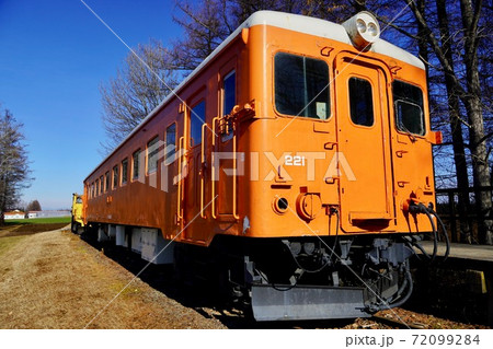北海道の初冬、旧幸福駅のキハ22形気動車 北海道の初冬、旧幸福駅のキハ22形気動車 72099284
