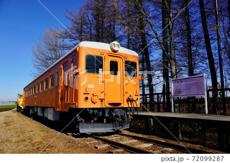 北海道の初冬、旧幸福駅のキハ22形気動車 北海道の初冬、旧幸福駅のキハ22形気動車 72099287