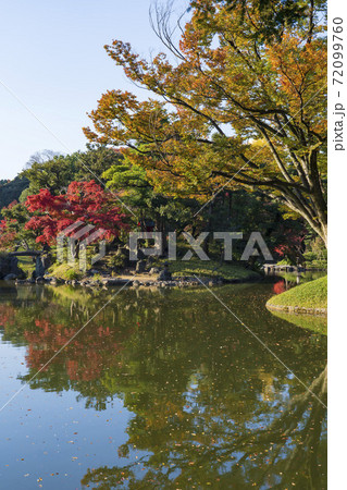 秋の小石川後楽園 72099760