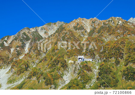 紅葉の立山ロープウェイ 立山黒部アルペンルート 紅葉の立山ロープウェイ 立山黒部アルペンルート 72100866