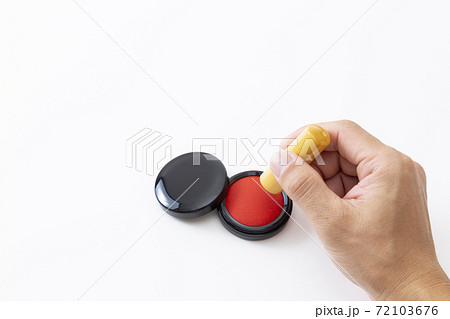 朱肉と印鑑 72103676