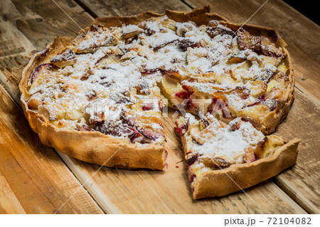 Homemade Organic Apple Pie Dessert Ready to Eat 72104082
