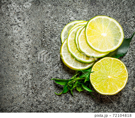 Slices of citrus fruits. Top view. Slices of citrus fruits. Top view. 72104818