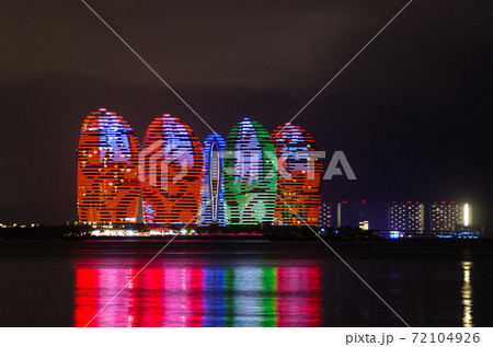 Night view of buildings on Phoenix island in Sanya, Hainan Night view of buildings on Phoenix island in Sanya, Hainan 72104926