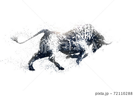 闘牛のシルエット　白黒の粒子　丑年　背景透明 72110288