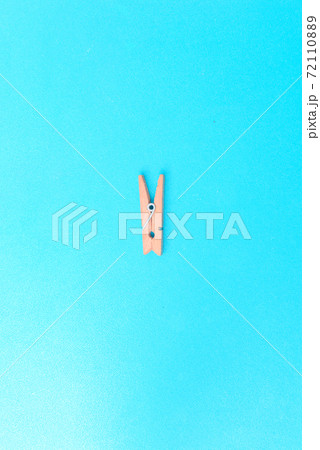 Wooden clothespin 72110889