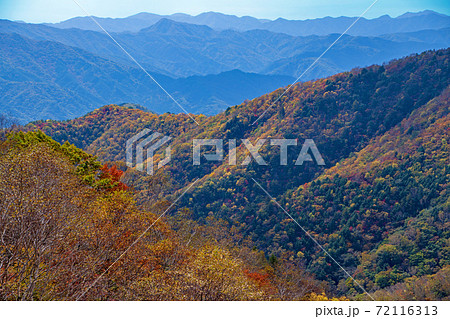 日光 半月峠第2駐車場からの眺望  紅葉景色 秋景色   日光 半月峠第2駐車場からの眺望  紅葉景色 秋景色   72116313