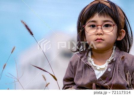 女の子 子供 ポートレート 女の子 子供 ポートレート 72117314