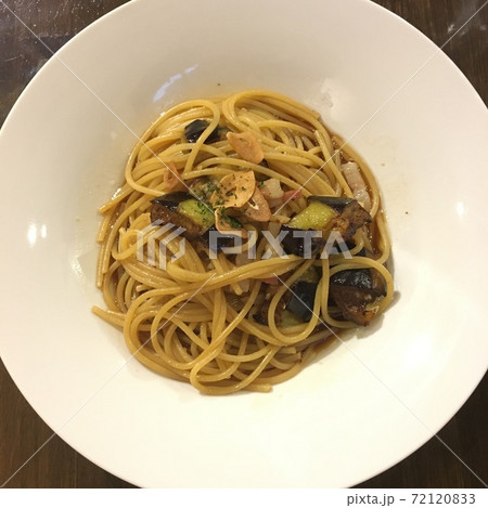 茄子とベーコンの和風パスタ 72120833