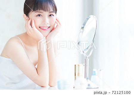 Woman skincare 72125100