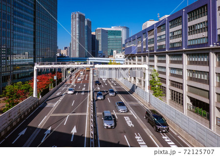 都心の風景　首都高速道路（浜崎橋JCTから汐留JCT間） 72125707