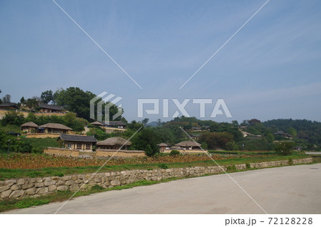 韓国 慶州 世界遺産 良洞民俗村の写真素材