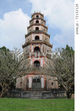 ベトナム、フエ、ティエンムー寺、トゥニャン塔 ベトナム、フエ、ティエンムー寺、トゥニャン塔 72132126