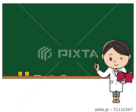 女の子01_25（黒板の前で指示棒と本を持つ白衣の女性） 72132367