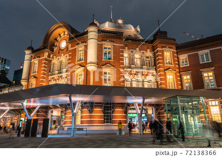 日本の東京都市景観 東京駅南口や赤レンガ駅舎などを望む（夜景）＝11月27日 72138366