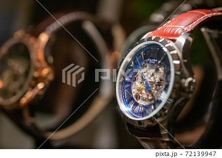 陳列された腕時計 陳列された腕時計 72139947
