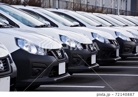 日産の商用車　ビジネスイメージ 72140887