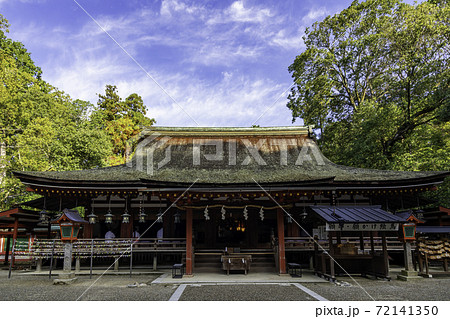 石上神宮　拝殿　奈良県天理市 72141350