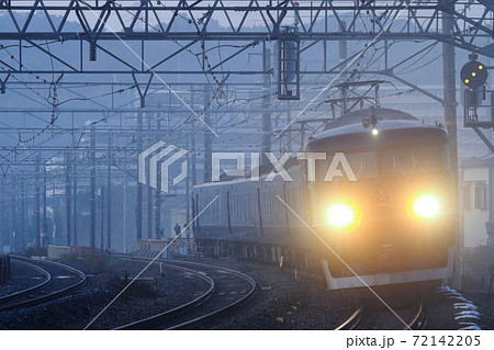 霧の山崎を駆ける117系7000番台「WEST EXPRESS 銀河」 霧の山崎を駆ける117系7000番台「WEST EXPRESS 銀河」 72142205