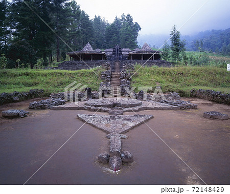 チュト寺院 72148429