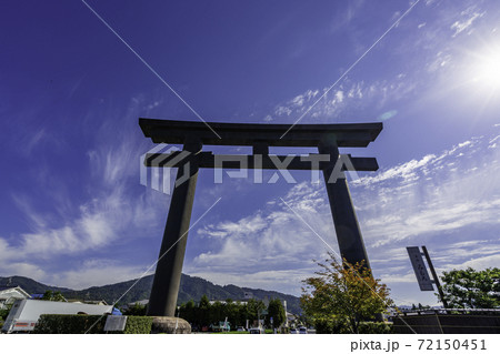 大神神社　大鳥居　奈良県桜井市 72150451