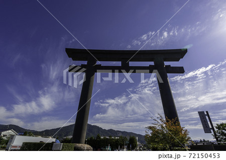 大神神社　大鳥居　奈良県桜井市 72150453