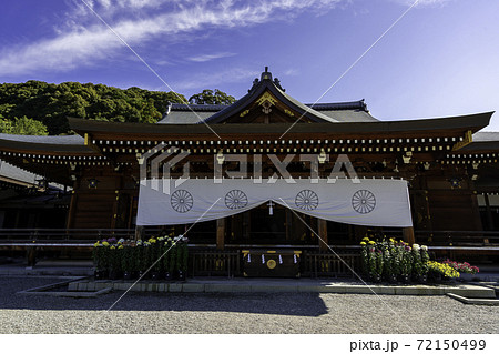 大神神社　祈祷殿　奈良県桜井市 72150499