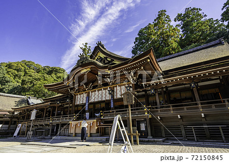 大神神社　拝殿　奈良県桜井市 72150845