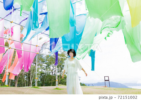 滋賀県 琵琶湖の見える丘 虹のカーテン 72151002