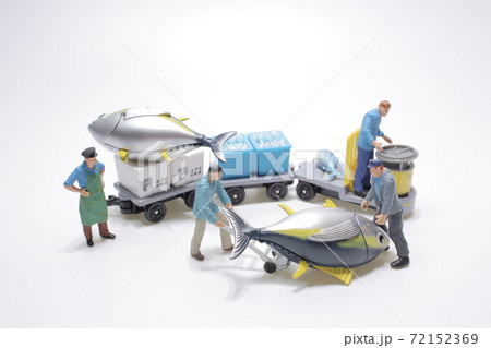 move seafood figure working in the market on a turret truck 72152369