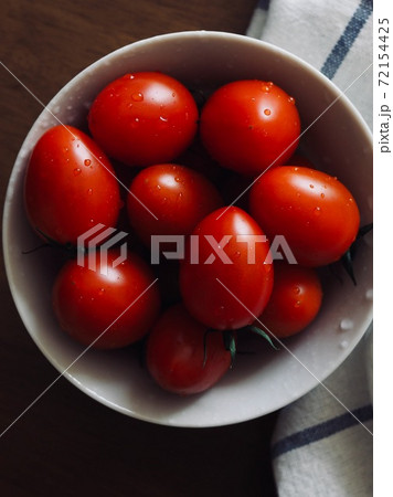 トマト 緑 緑色 72154425