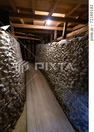 内子座 奈落 -大正に創建された現役の芝居小屋- 愛媛県喜多郡内子町 内子座 奈落 -大正に創建された現役の芝居小屋- 愛媛県喜多郡内子町 72160182