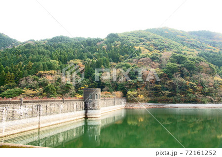 河内貯水池の紅葉 河内貯水池の紅葉 72161252