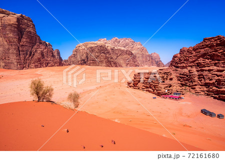 Wadi Rum, Jordan - Valley of the Moon desert landscape 72161680