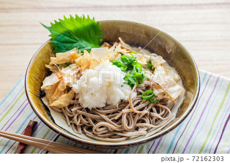 辛味大根のおろしそば 辛味大根のおろしそば 72162303