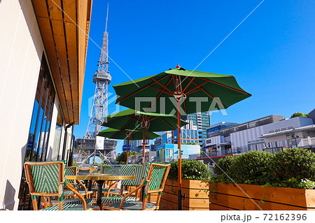 久屋大通パーク、カフェからテレビ塔を見る〈愛知県名古屋市〉 久屋大通パーク、カフェからテレビ塔を見る〈愛知県名古屋市〉 72162396