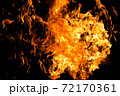 巨大に燃え盛る火の玉【黒背景】 72170361